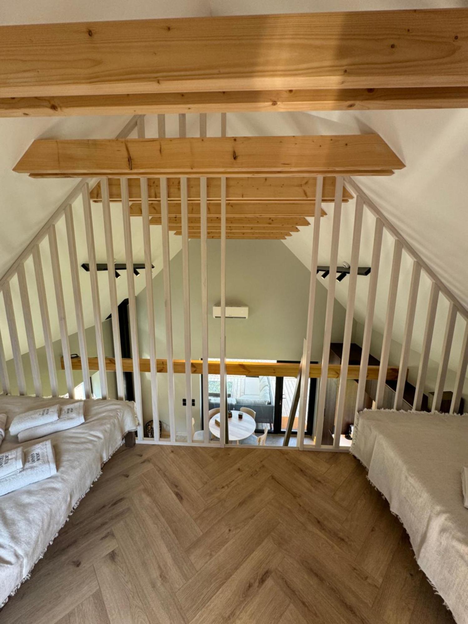 Lavender Apartment *